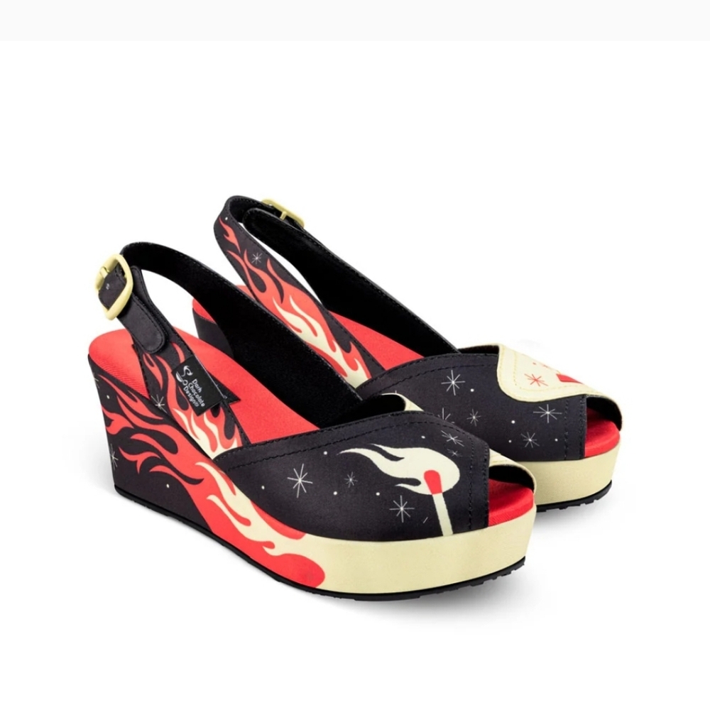 Hot Chocolate Design Chocolaticas She's On Fire Flame Platform Shoes Sz 6  New